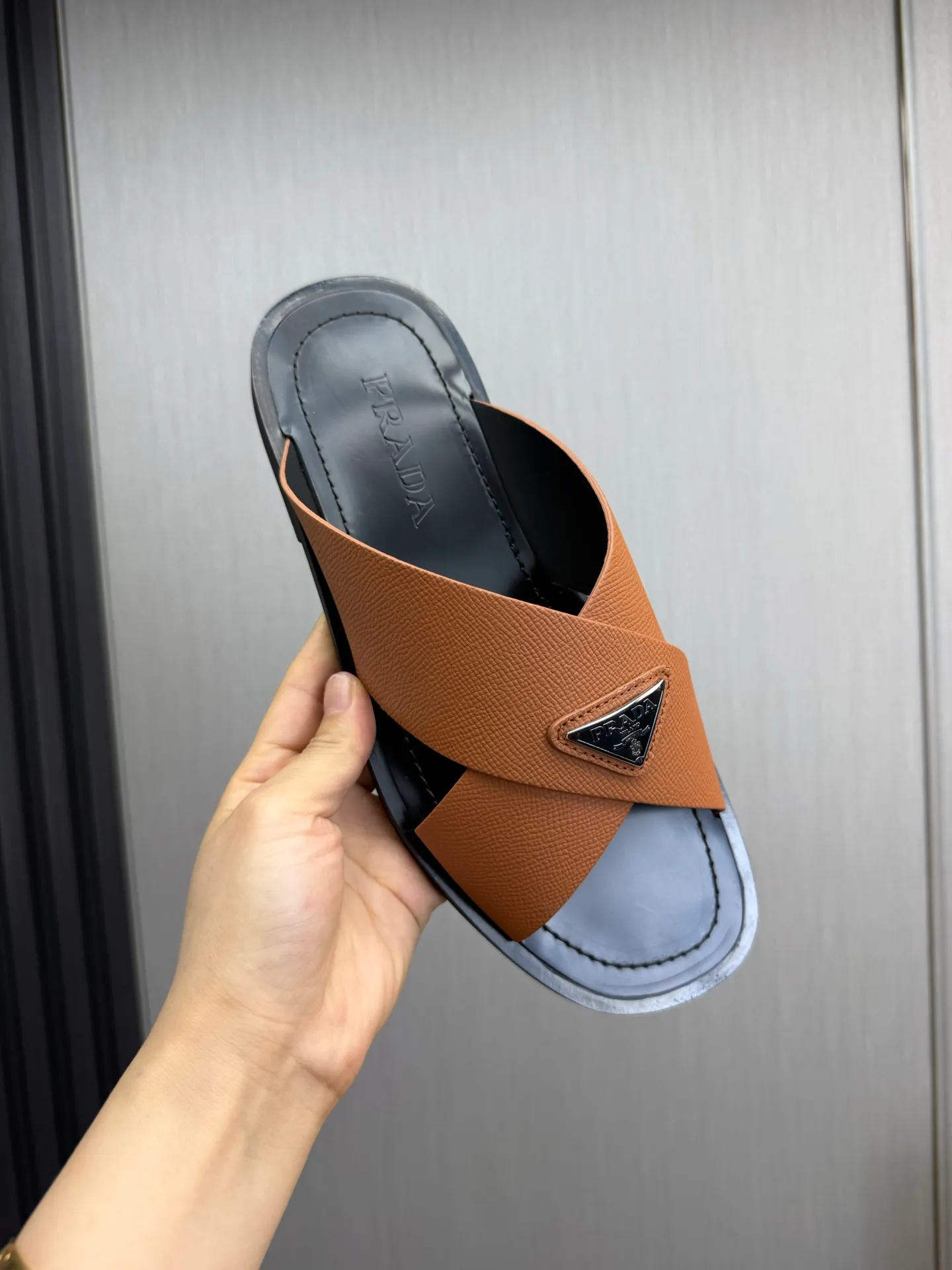Factory price 340💰 ＰＲＡＤＡPrada - popular men's slippers hot sale 🔥 🩴Official website one to one production 38-45 sizes 45 46 🉑️Customized!